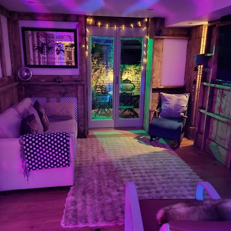 ヘイスティングスSeaside Hideaway St Leonardsアパートメント エクステリア 写真